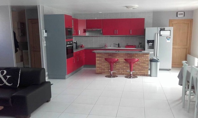 Nouzonville House | Relaxing House Veranda with Ocean View & Jacuzzi Experience