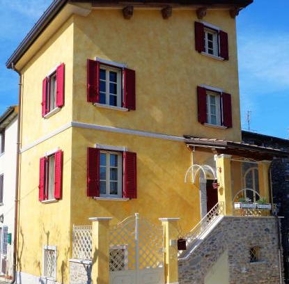 Querceta House | Discover House Versilia Luca E Giada, 9.4/10 Rated Retreat!