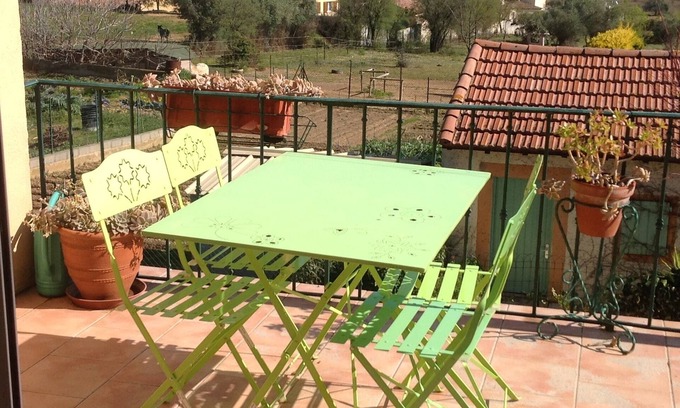 Murviel-les-Beziers House | House Vigneronne: Breathtaking Views in Medieval Village