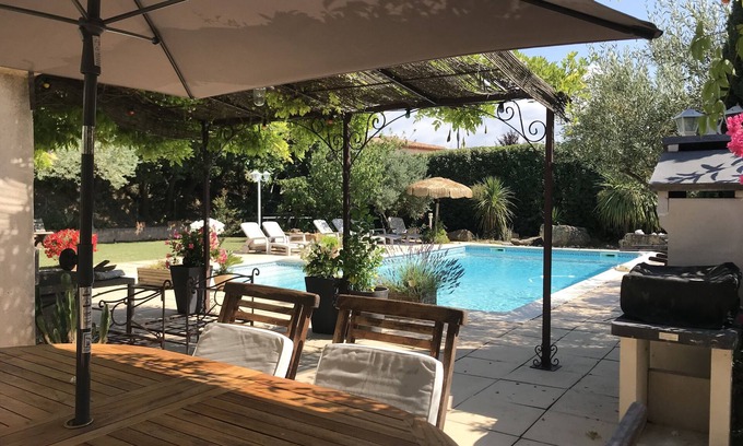 Puyloubier House | Inviting Oceanfront Villa with Pool for 6-7 Guests