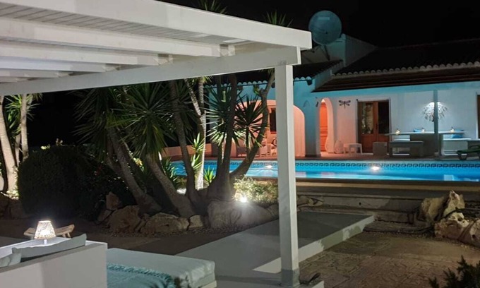 Media Luna Villa | House Villa Balcon al Mar area 5 minutes from all amenities