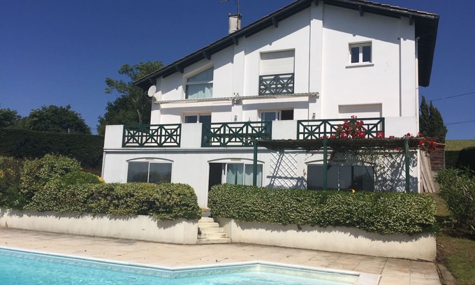 Briscous House | Elegant Villa Briscous: Oceanfront with Private Pool