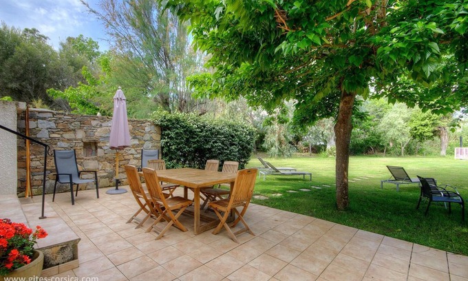 Farinole House | Elegant Villa in Farinole with Oceanfront Views & Pool