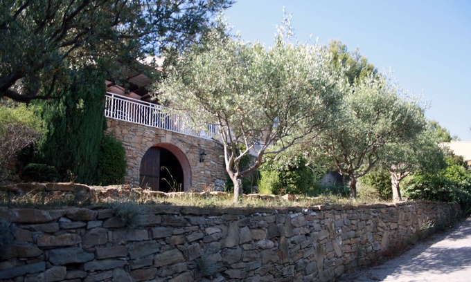 La Cadiere-d'Azur House | Oceanfront Villa in La Cadière d'Azur with Great Amenities