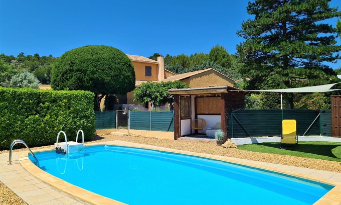 Mormoiron Villa | Idyllic Villa in Mormoiron with Pool and Garden Retreat