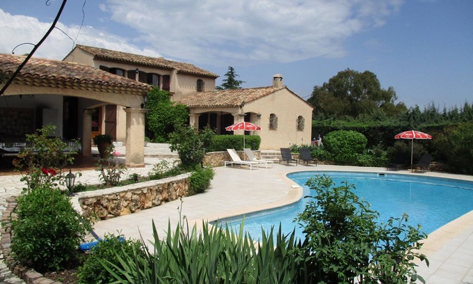 Puget-sur-Argens House | Charming Villa in Puget-sur-Argens with Private Pool