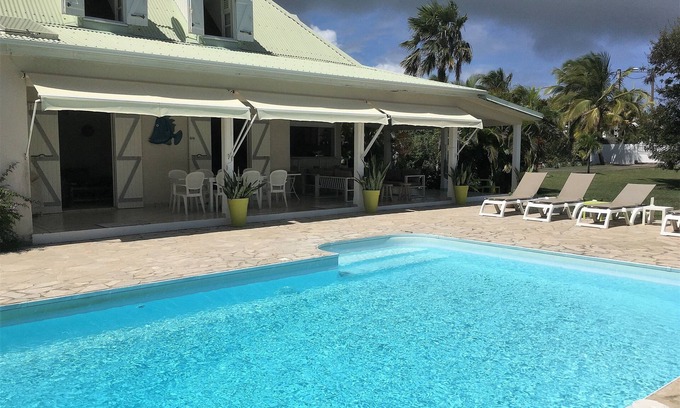 Saint-Francois Villa | Oceanfront House in St Francois with Private Pool & Views