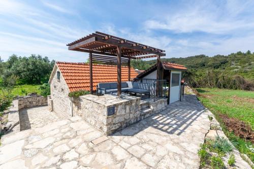 Kneza House | Idyllic House Vinko: Pet-Friendly with Ocean View