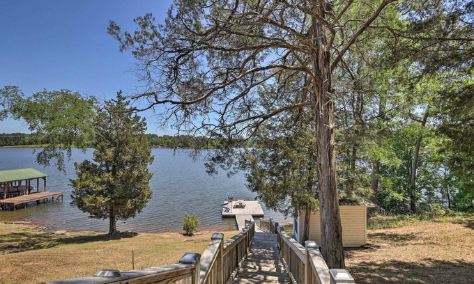 Milledgeville House | Waterfront House with Dock and Slide on Lake Sinclair