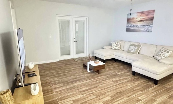 Mill Run House | House w Pool, Close to the Parks