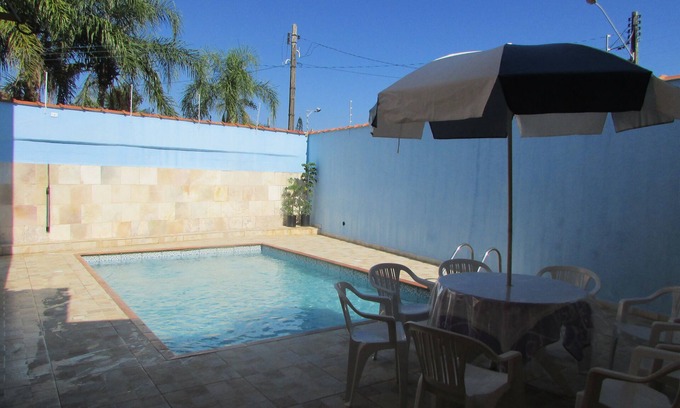 Balneario Gaivotas House | Relaxing House with Pool Steps from Seagull Beach - 9.8 Rated