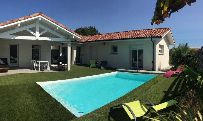 Vieux-Boucau-les-Bains House | Seaside Retreat with Heated Pool Near Ocean & Marine Lake