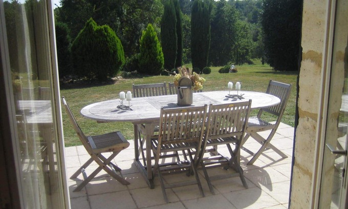 Saint-Jean-dEstissac House | Characterful House: Guest Rated 9.8 with Family Amenities