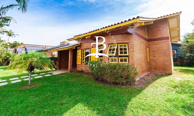 Ponta das Canas House | House with 1 suite - Balcony and barbecue - Outdoor pool