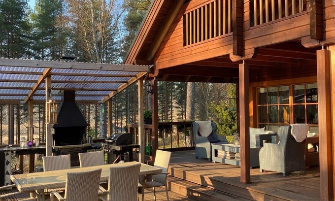 Lohja House | Idyllic Lake House with Saunas and BBQ for Unforgettable Stays