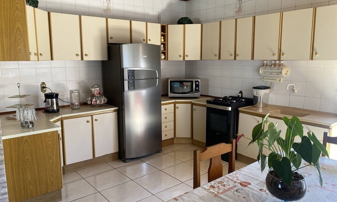 Ingleses do Rio Vermelho House | Elegant 4-Bedroom House with Pool by the English Beach