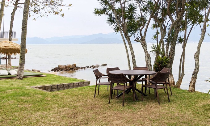 Florianopolis House | Relaxing House with 6 Suites & Private Beach Access