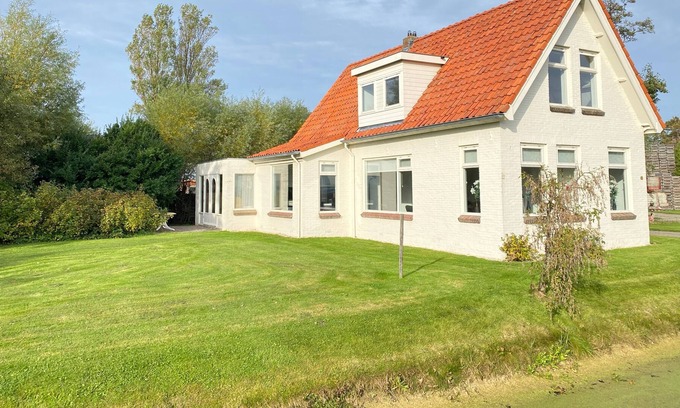 Breezand House | House with a view - near the coast