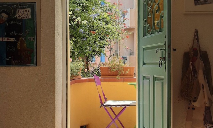 Collioure House | Charming Fisherman's Retreat with Oceanfront Views