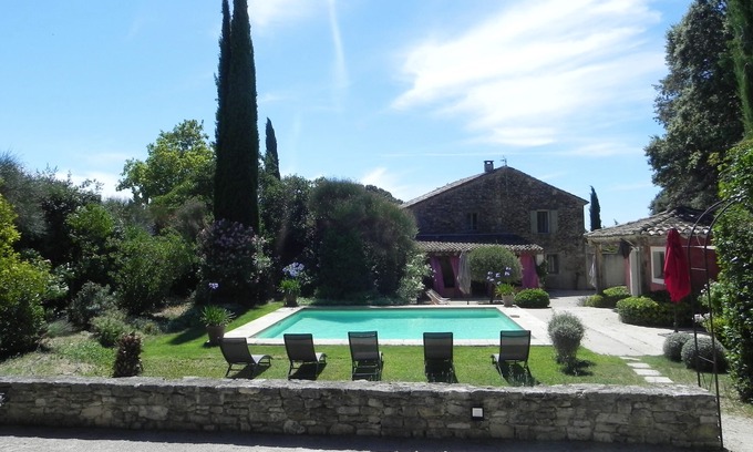 Valreas House | Charming Vineyard Retreat with Heated Pool and Top Amenities