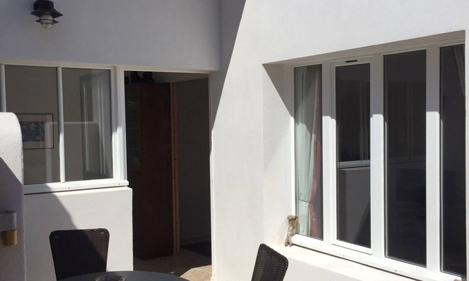 Loix House | Idyllic House with Courtyard for 2-4 Guests in Loix