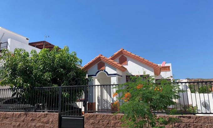 San Carlos House | Pet-Friendly House with Yard, 1km to Beach & Ocean View