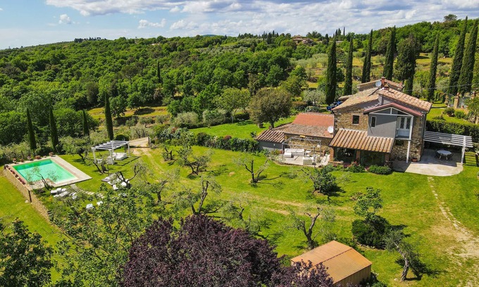 Sinalunga House | Idyllic Retreat with Private Pool & Garden near Siena