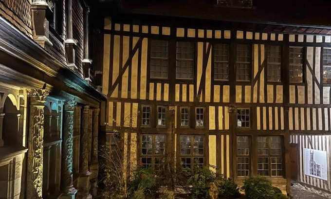 Brienne-le-Chateau Villa | Relaxing Escape with Garden Near Paris in Forêt d'Orient