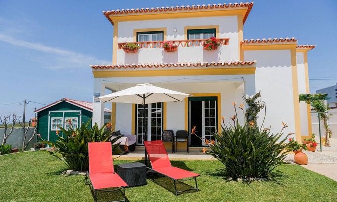 Ericeira House | Scenic House with Garden and Ocean View at São Lourenço