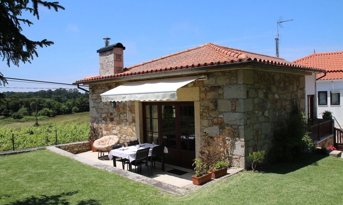 Caminha House | Charming House with Garden Near Moledo Beach and Caminha