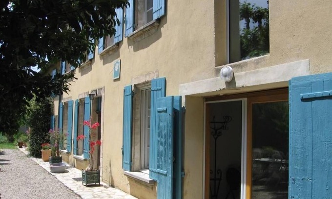 Montfavet Apartment | Cozy House with Garden and Family-Friendly Amenities