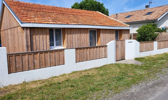 Hourtin House | Family Retreat with Garden and Ocean Views - 10/10 Rating