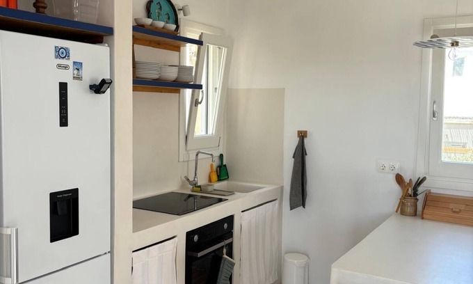 Ios Town House | House with garden in the bay of Yialos, 400 m from the sea
