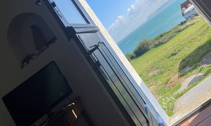 Bleriot-Plage House | Ocean View Retreat: Perfect for Families, Sleeps 6