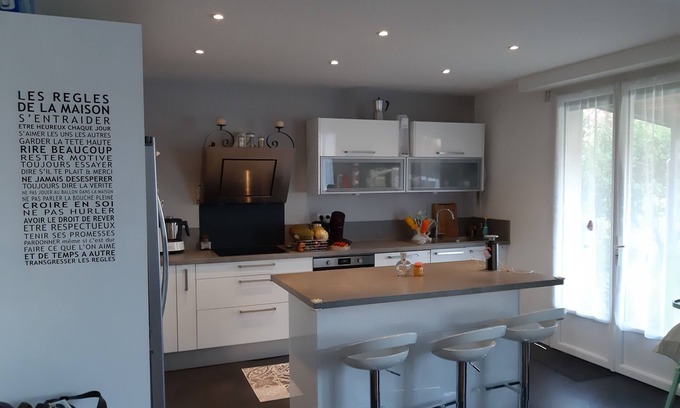 Merignac House | Relaxing House with Heated Pool for Family Getaways