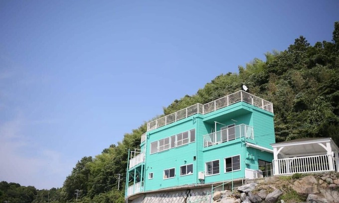 Suooshima House | Ocean View House for 8 with Free WiFi & Breakfast Included