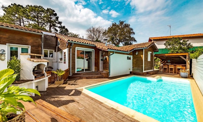 Labenne Villa | Inviting Retreat with Pool and Ocean Views in Landes