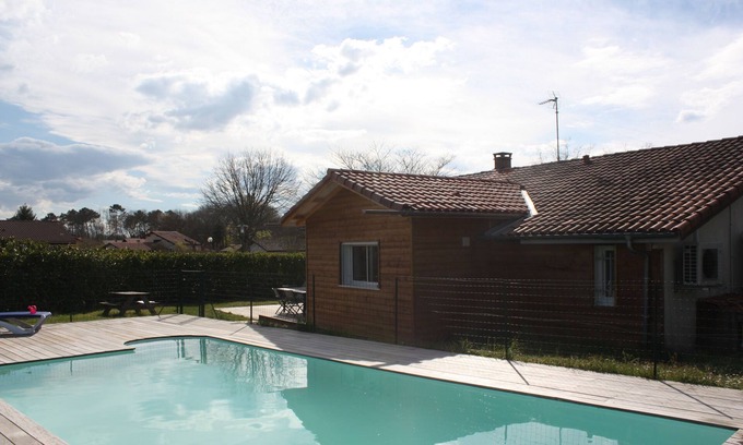 Saubion House | Relaxing Retreat with Pool Near Beach - Rated 9.6/10