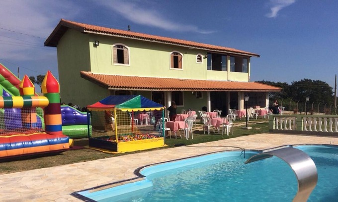 Mairinque House | House with pool field pool table