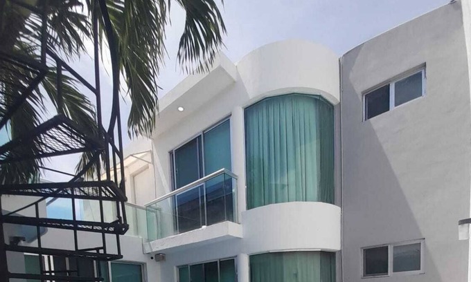 Progreso Municipality House | House with pool in the center of Puerto Progreso