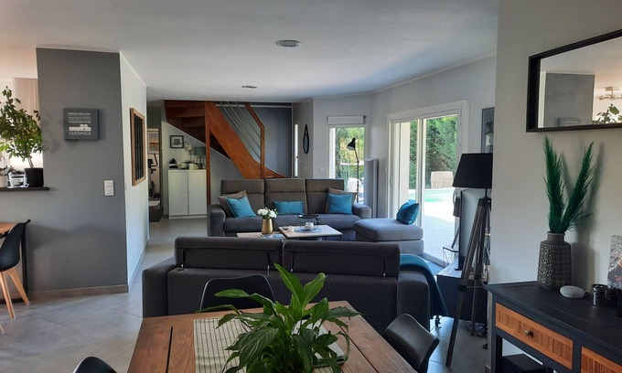 Guerande House | Inviting House with Pool Near Sea in La Baule & Guérande