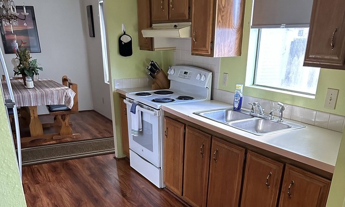 Leesburg House | Inviting House with Pool: Pet Friendly & Family Ready