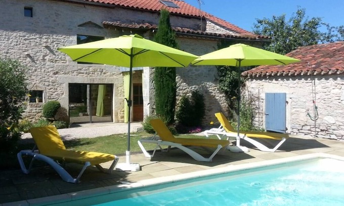 Arcambal House | Cozy House with Private Heated Pool Near Cahors & St. Cirq