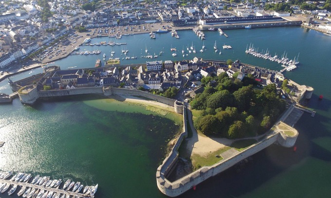 Concarneau House | Seaside Retreat with Terrace, Steps from Cabellou Beaches