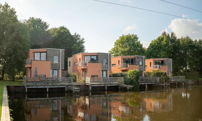 Midlaren House | Cozy House with Kitchen Near Zuidlaardermeer