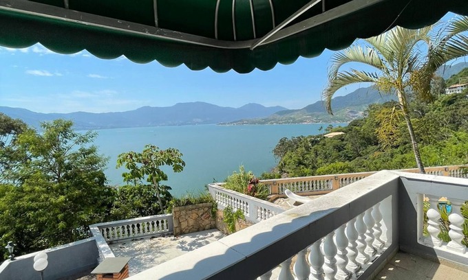 Praia das Cigarras House | Inviting House with Pool and BBQ Near Cigars Beach