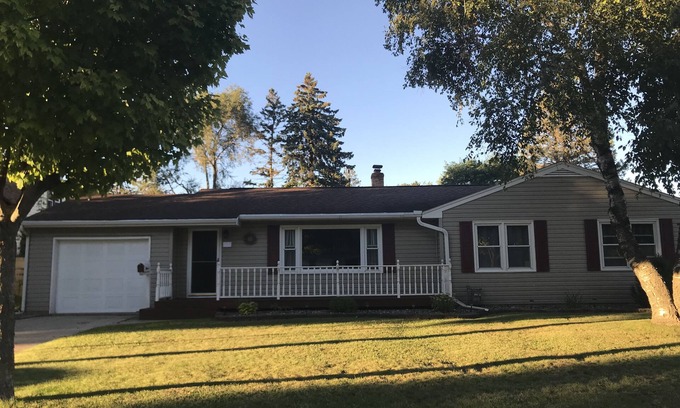 Green Bay House | Convenient House Steps from Lambeau with Breakfast Included