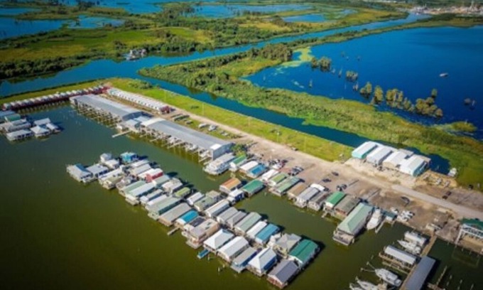 Venice Boat Rental | Renovated Houseboat with Breakfast, Near Venice Marina