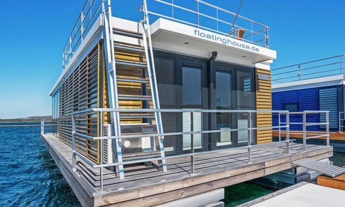 Braunsbedra Boat Rental | Unique Houseboat for Family & Friends on Geiseltalsee