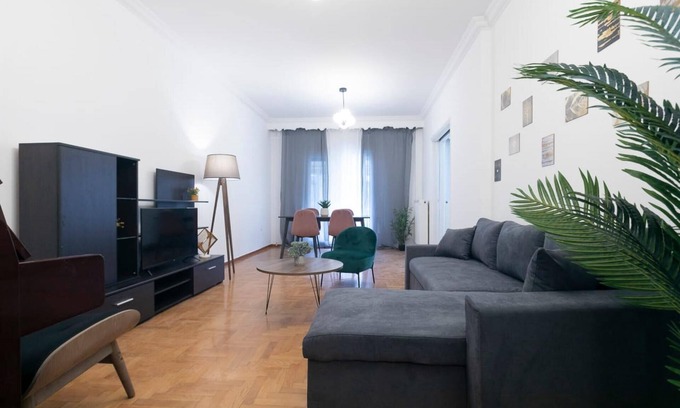 Thessaloniki City Centre Apartment | Accessible Houseloft Agora Residence with Spa & Family Amenities